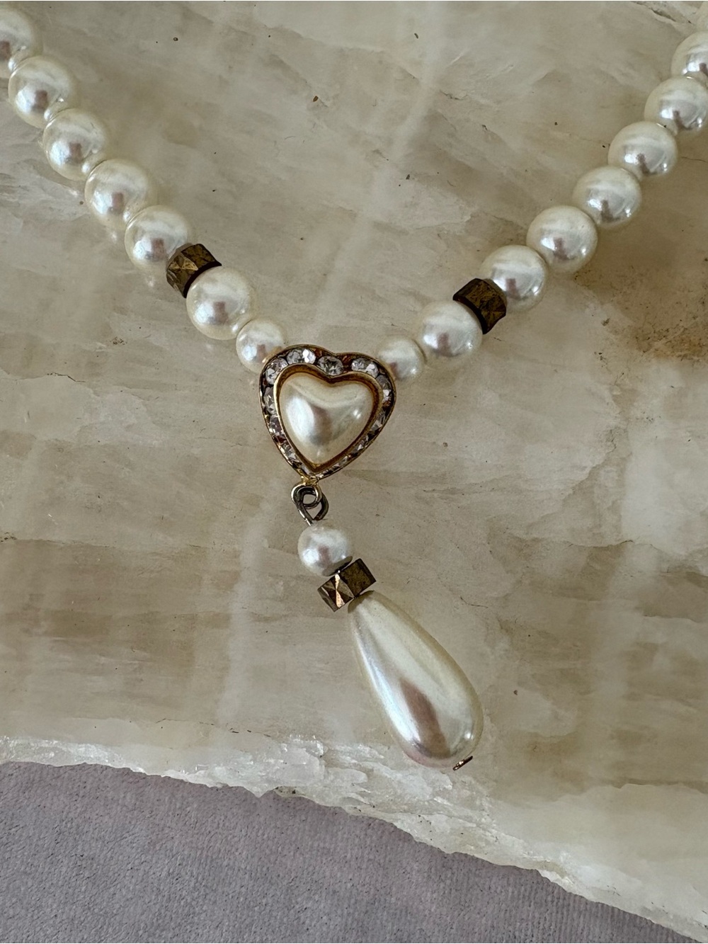 Vintage coquette pearl heart pendant necklace and dangling earrings set fairy - Picture 4 of 6
